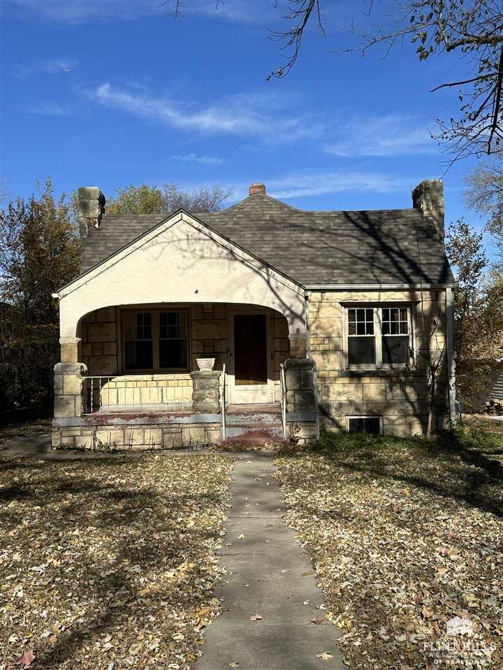 listing main picture