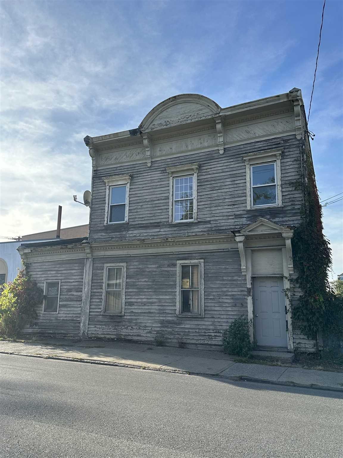 listing main picture