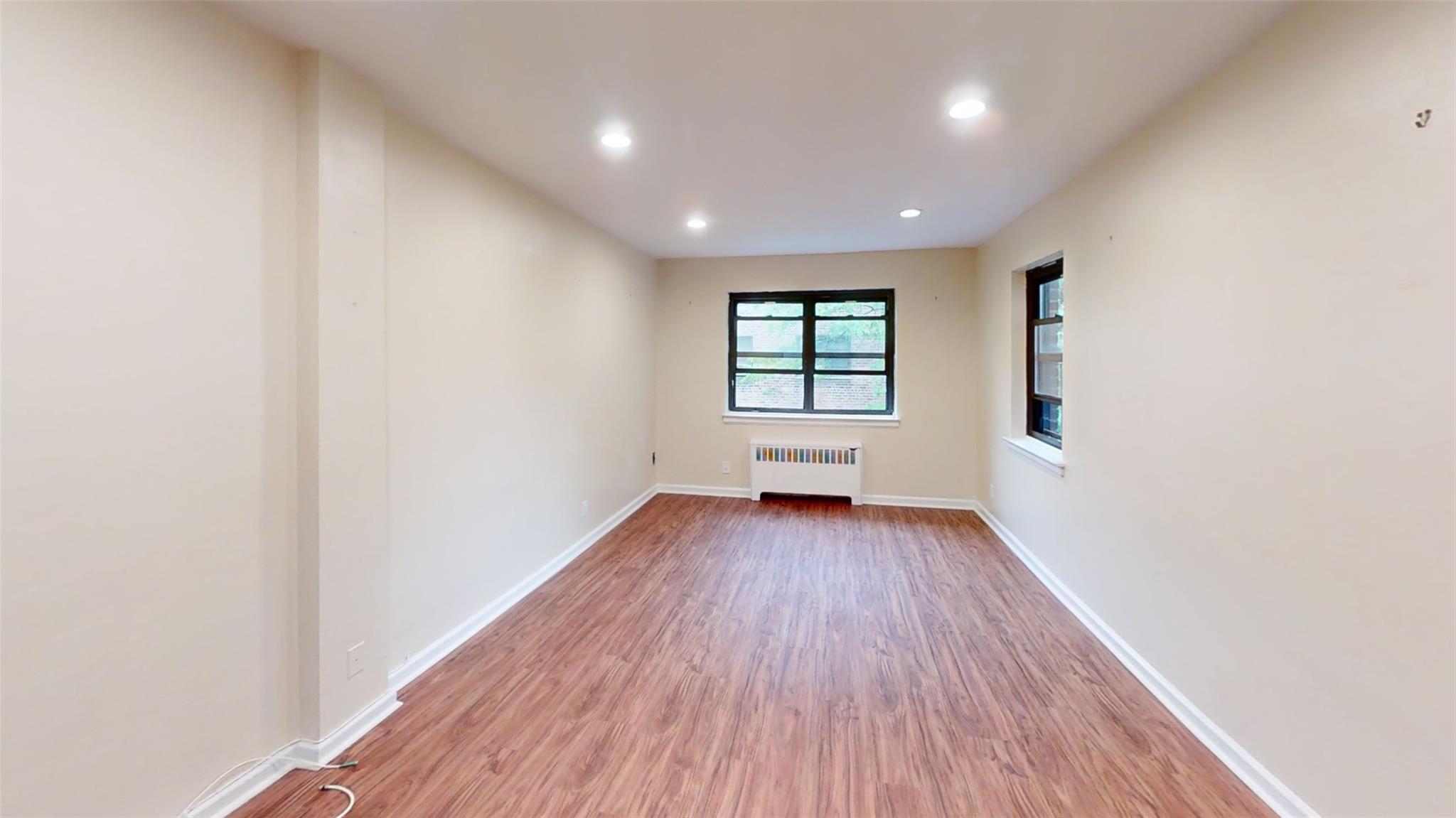 listing main picture