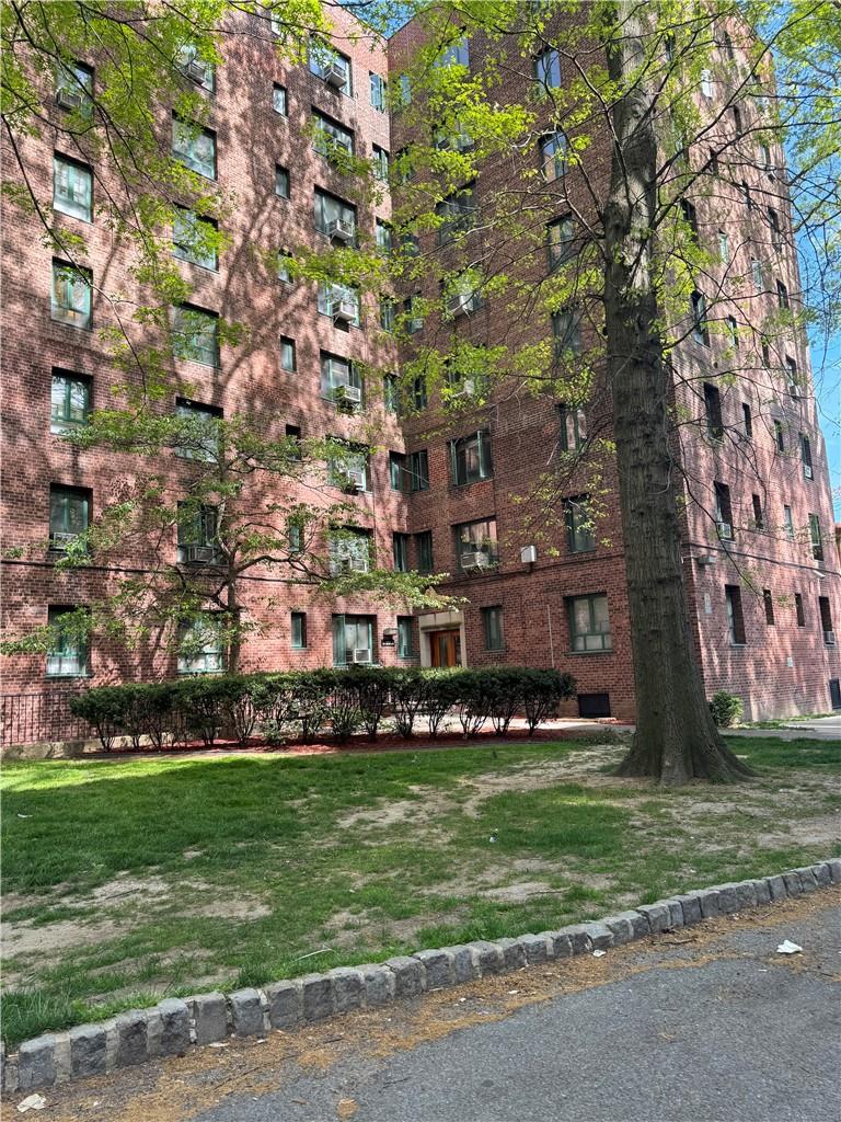 listing main picture