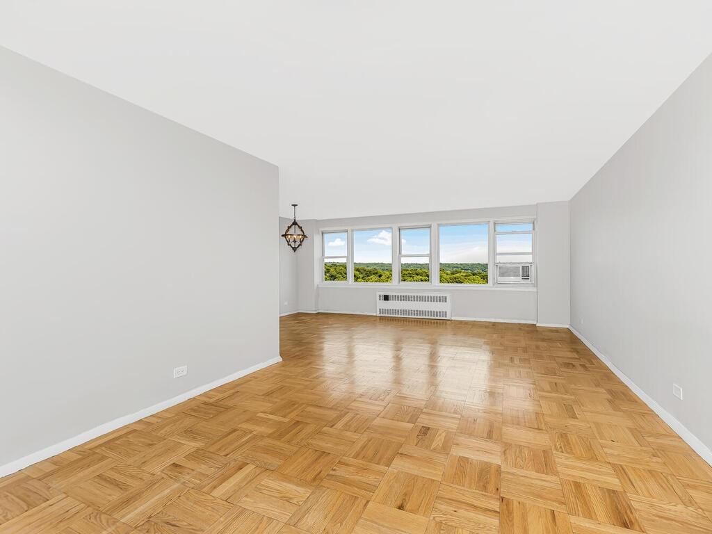listing main picture