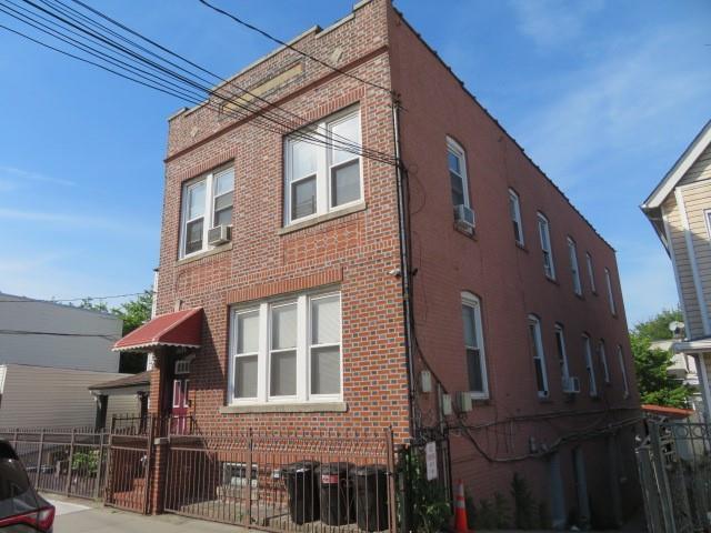 listing main picture