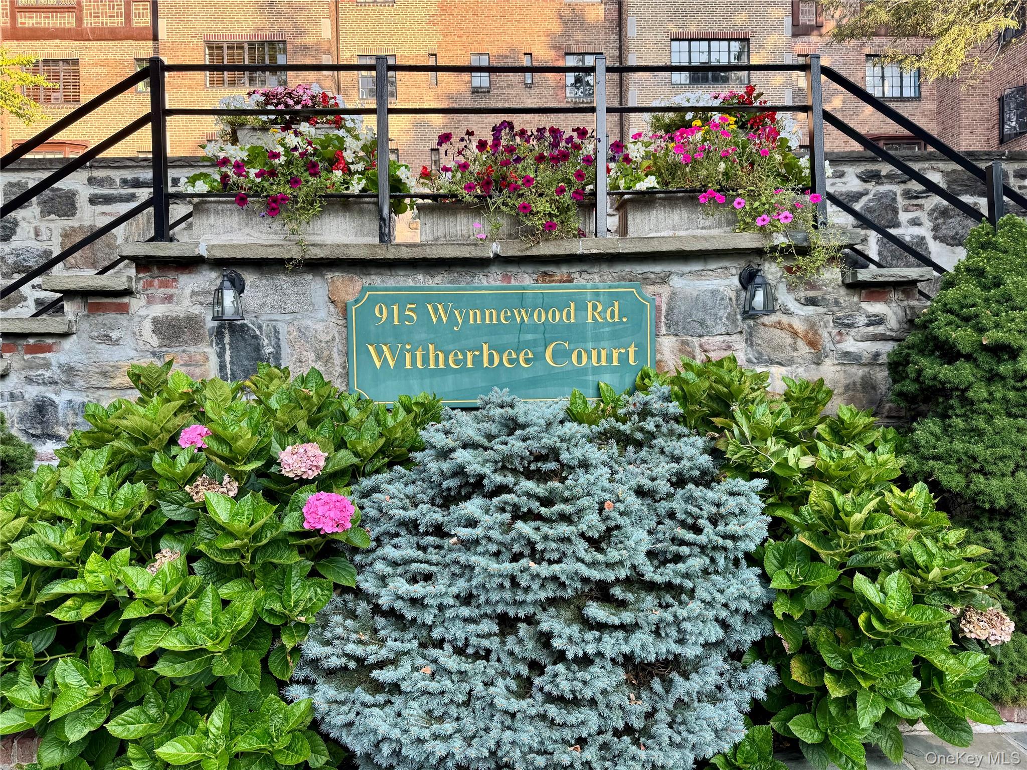 listing main picture