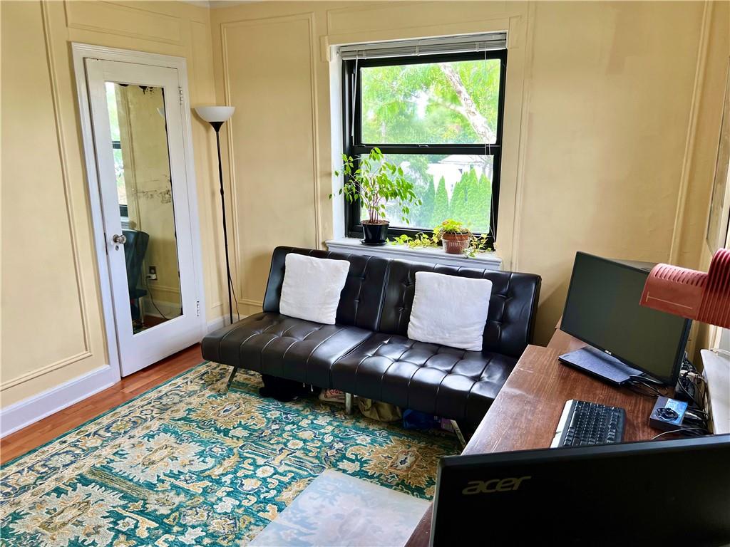 listing main picture