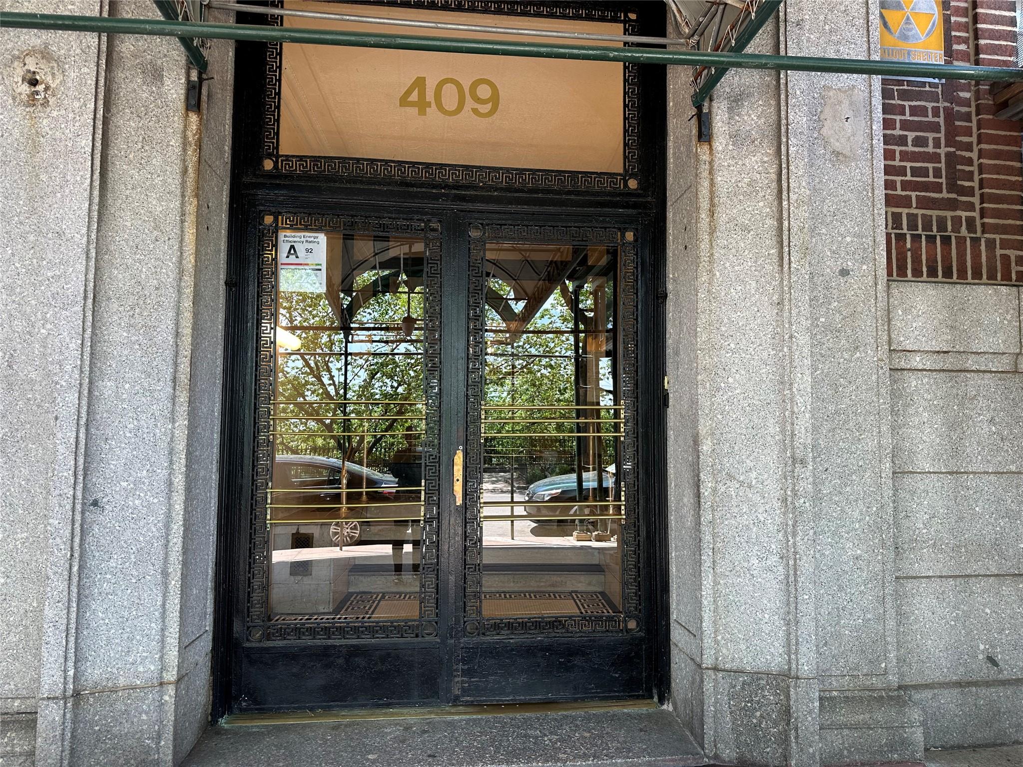 listing main picture