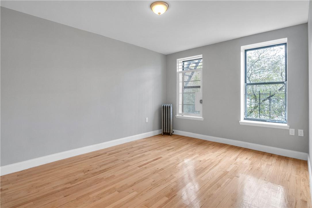 listing main picture