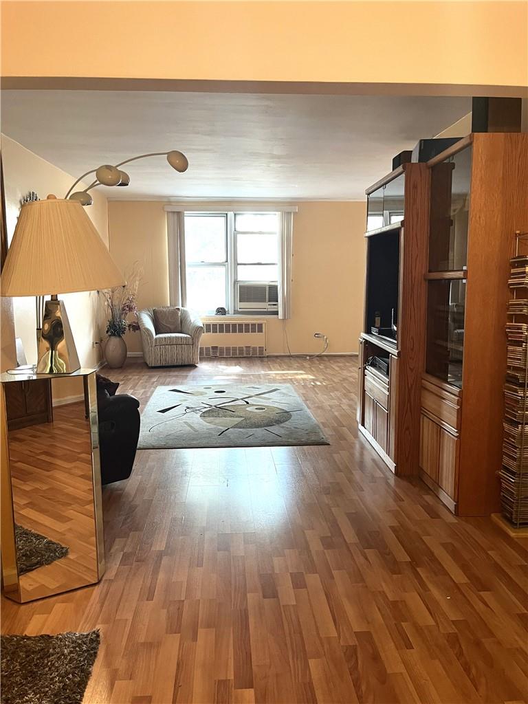 listing main picture