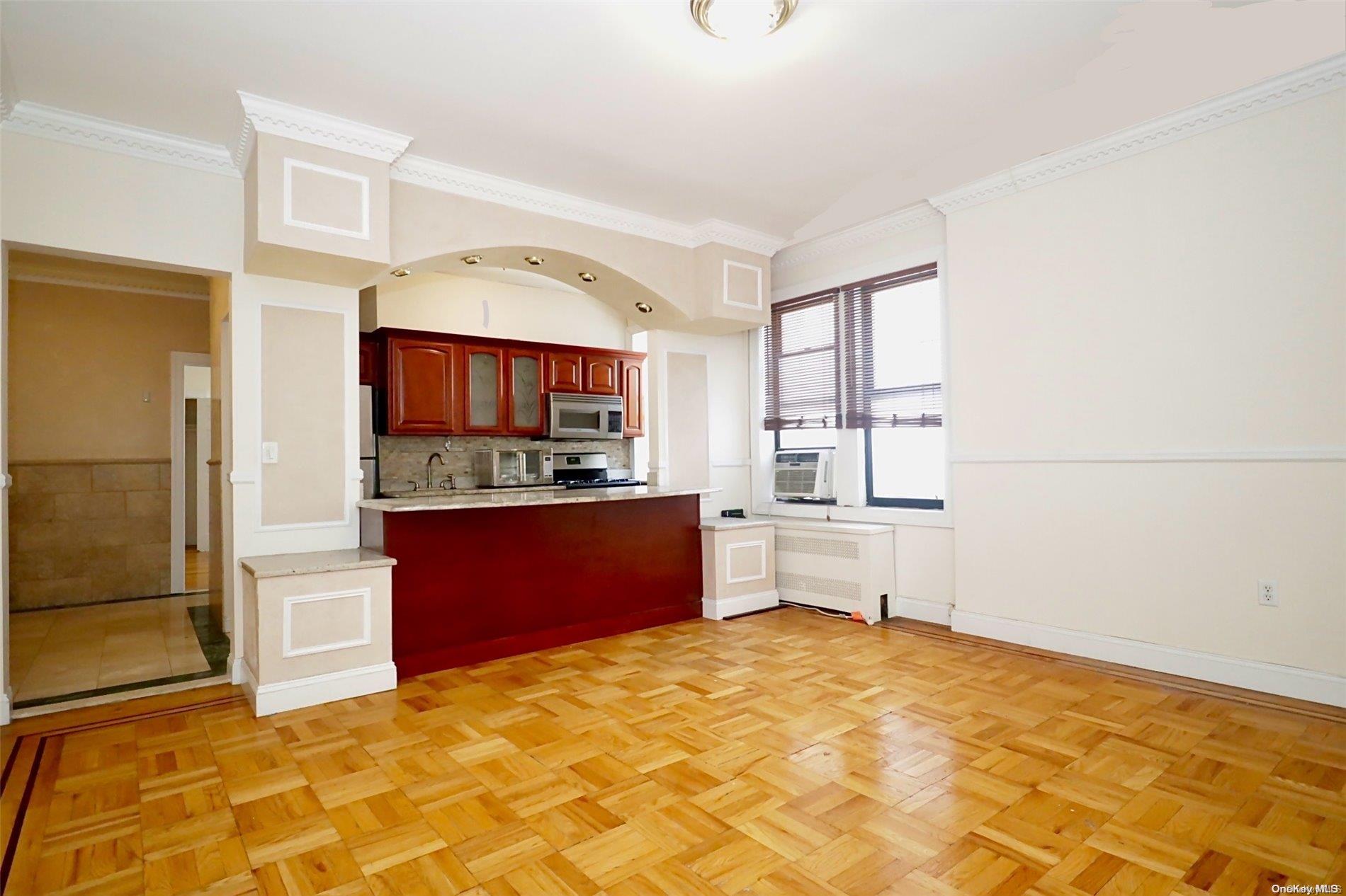 listing main picture