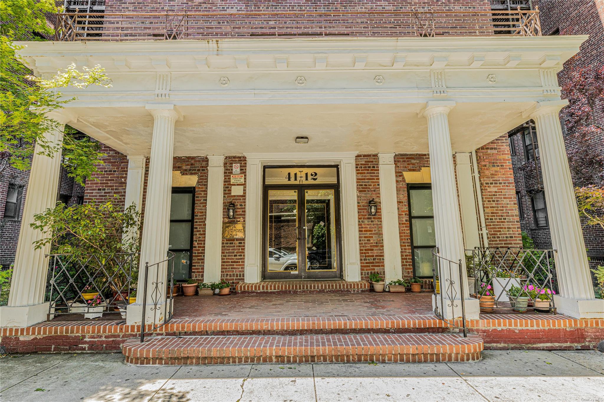 listing main picture