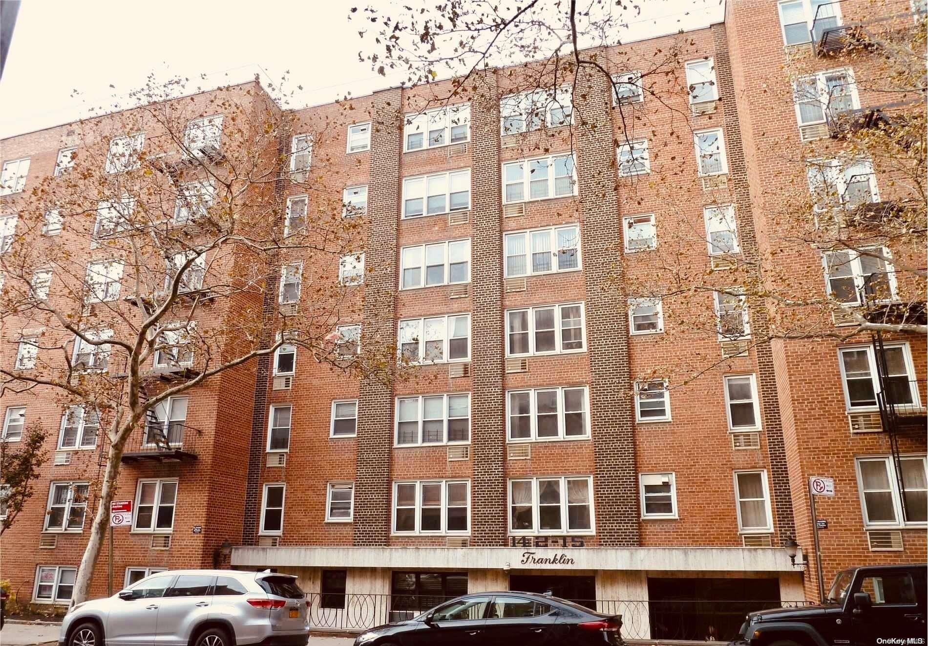 listing main picture