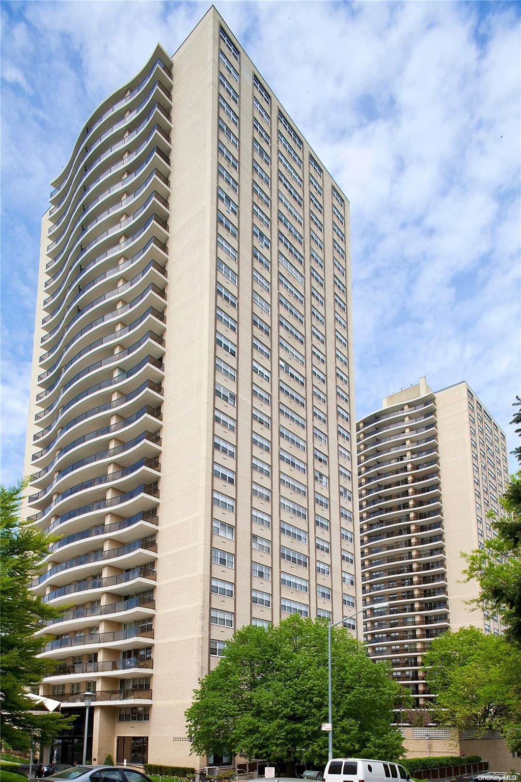 listing main picture