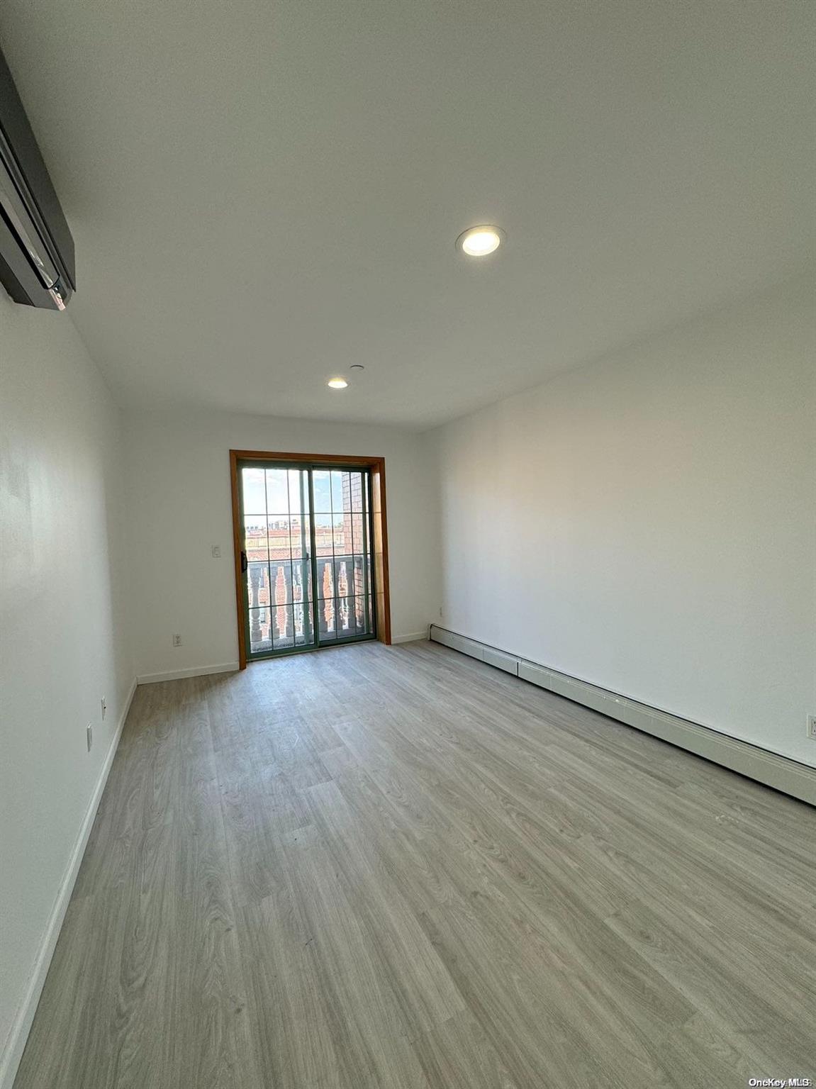 listing main picture