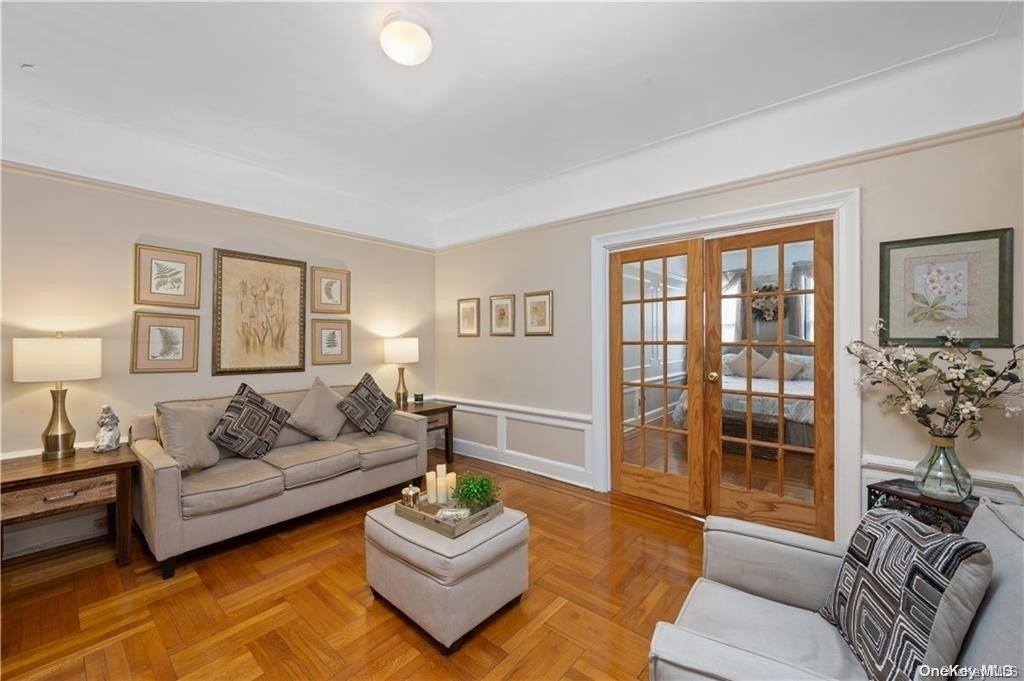 listing main picture