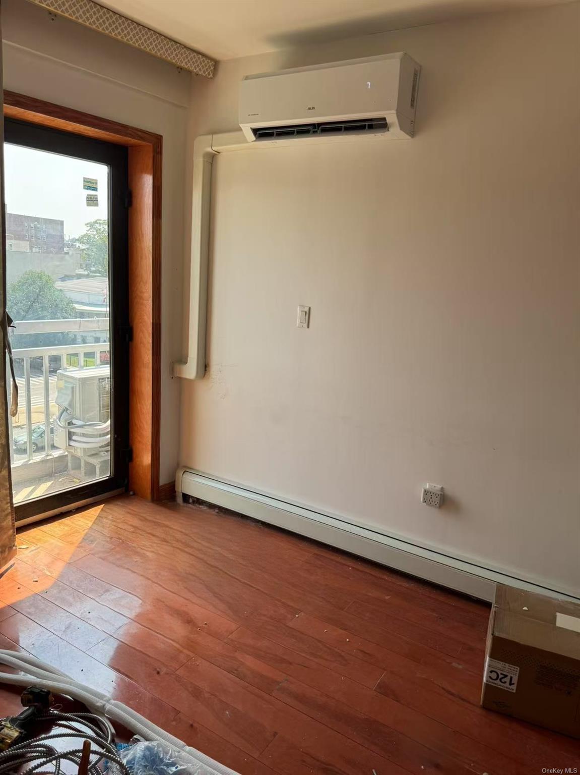 listing main picture