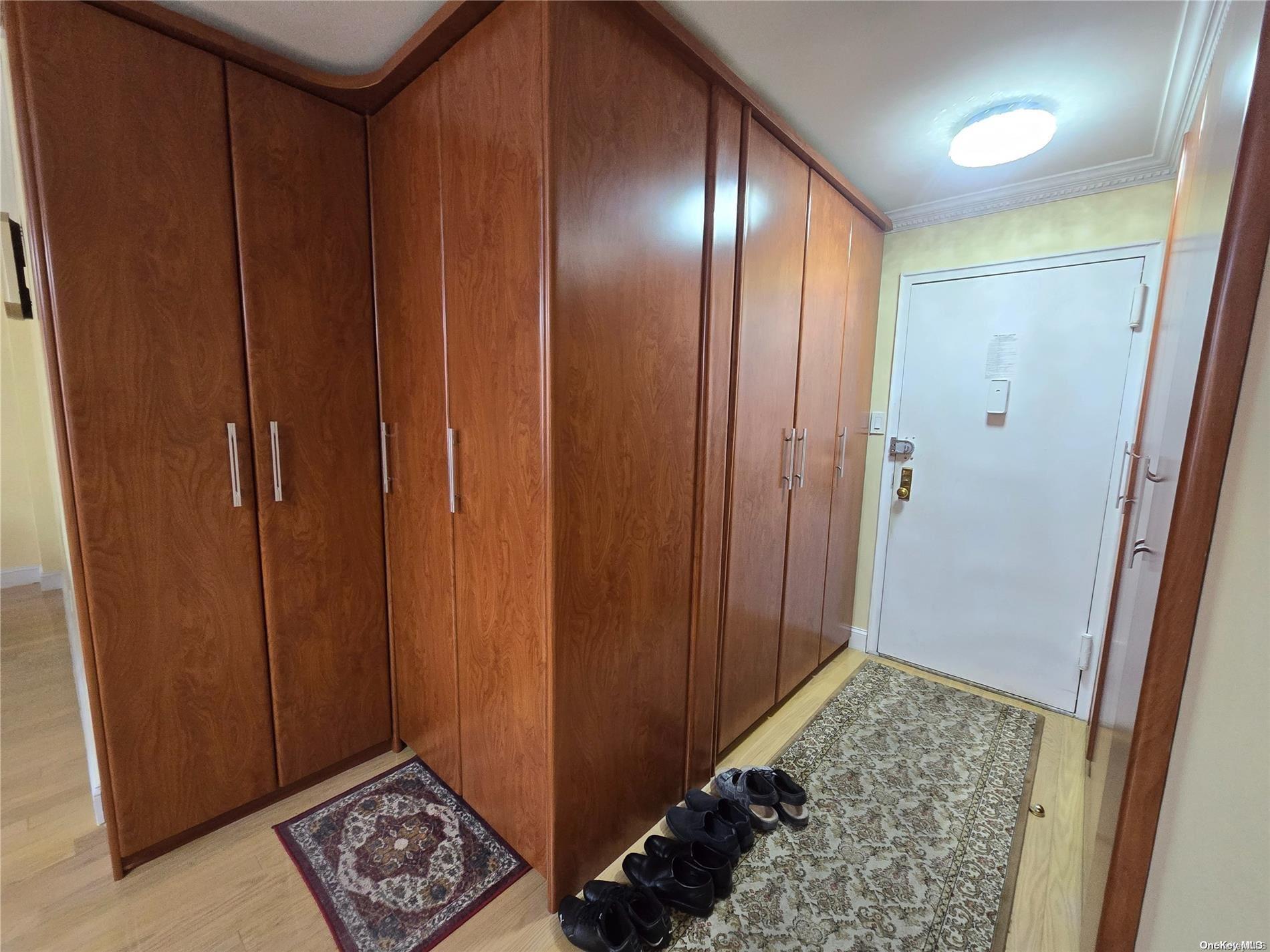 listing main picture