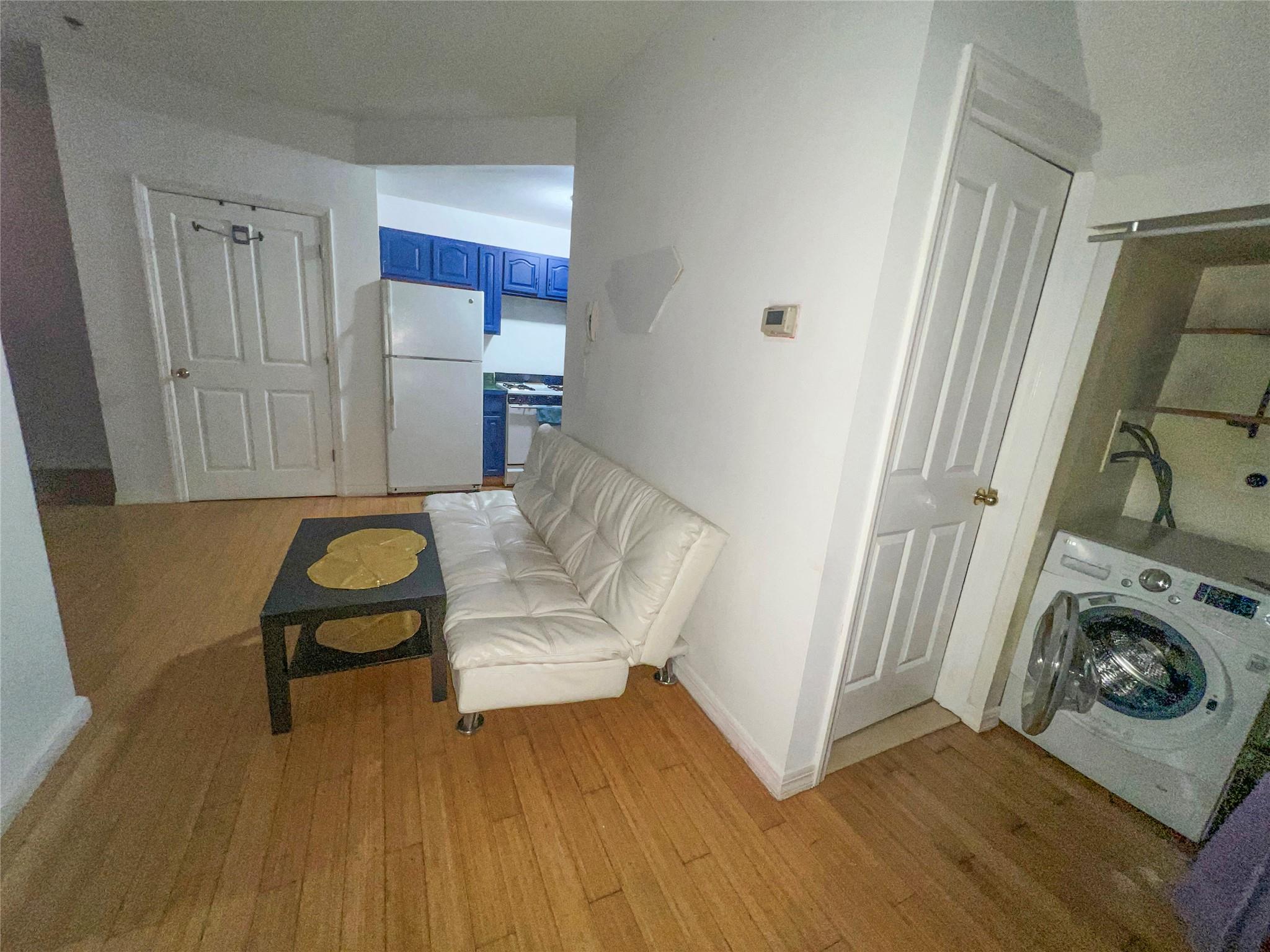 listing main picture