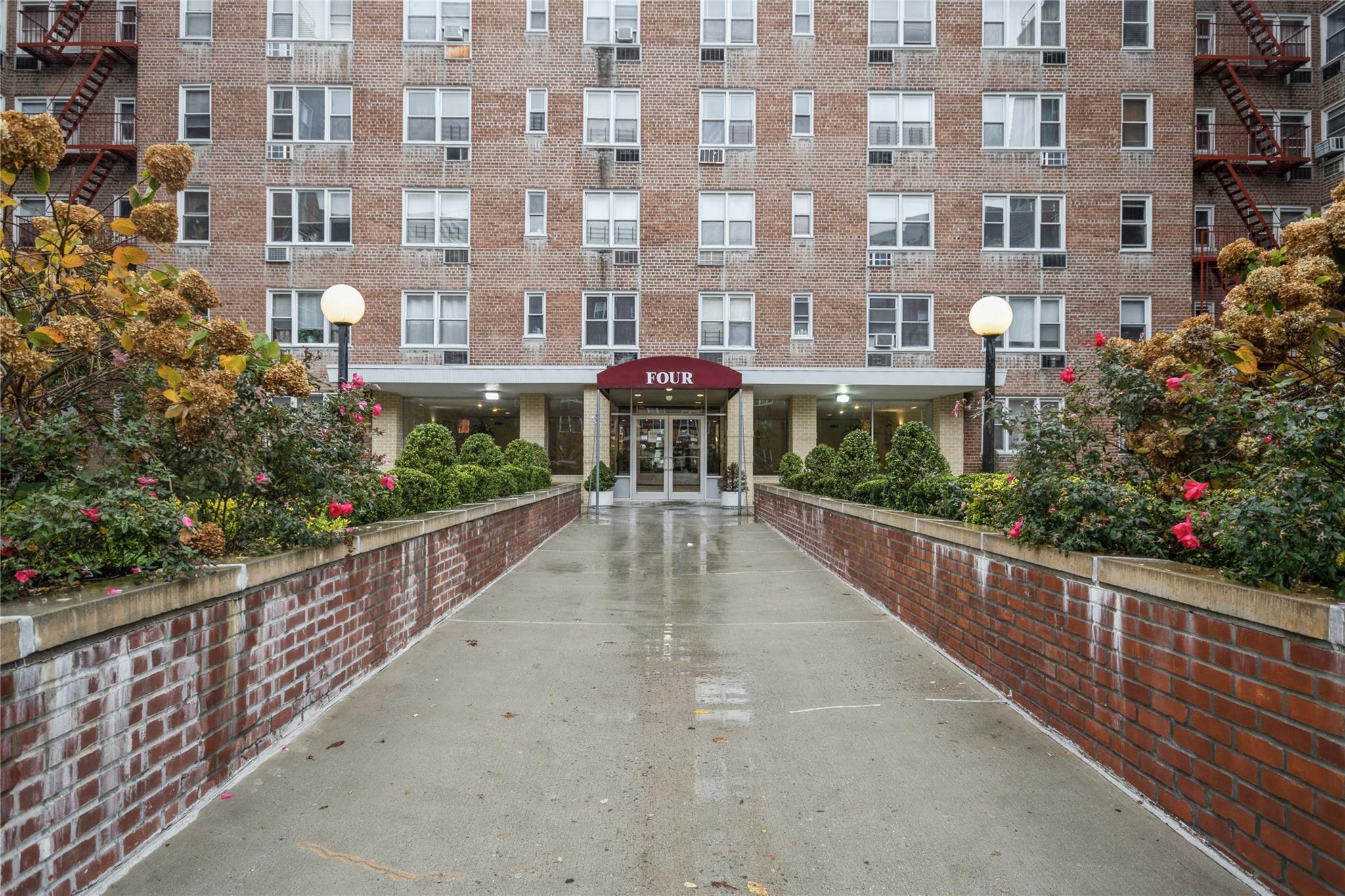 listing main picture