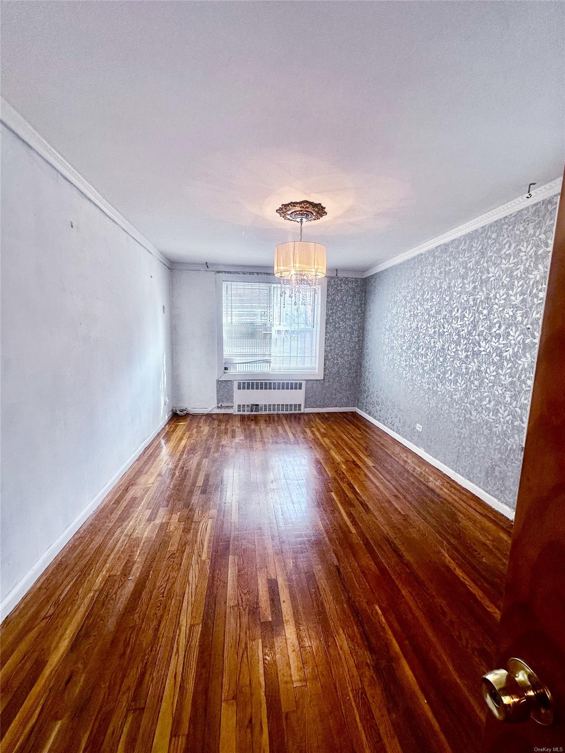 listing main picture