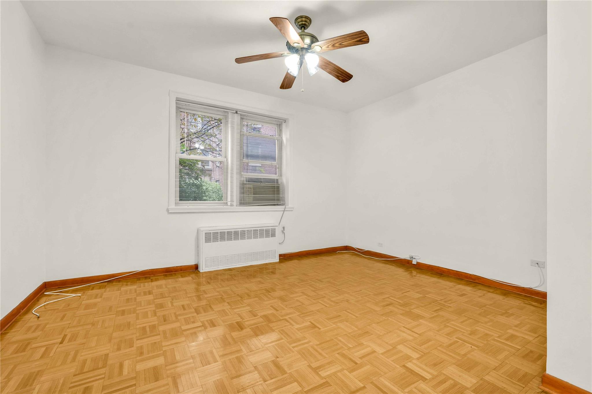 listing main picture