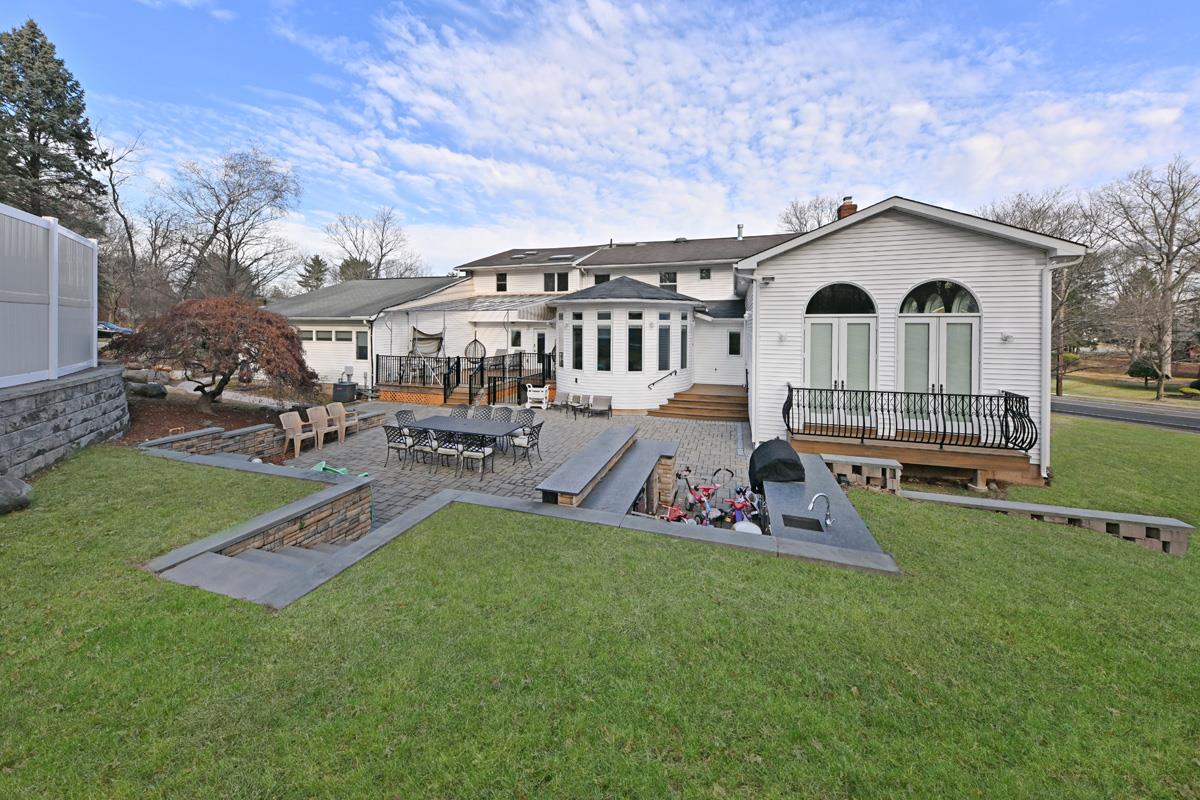 listing main picture