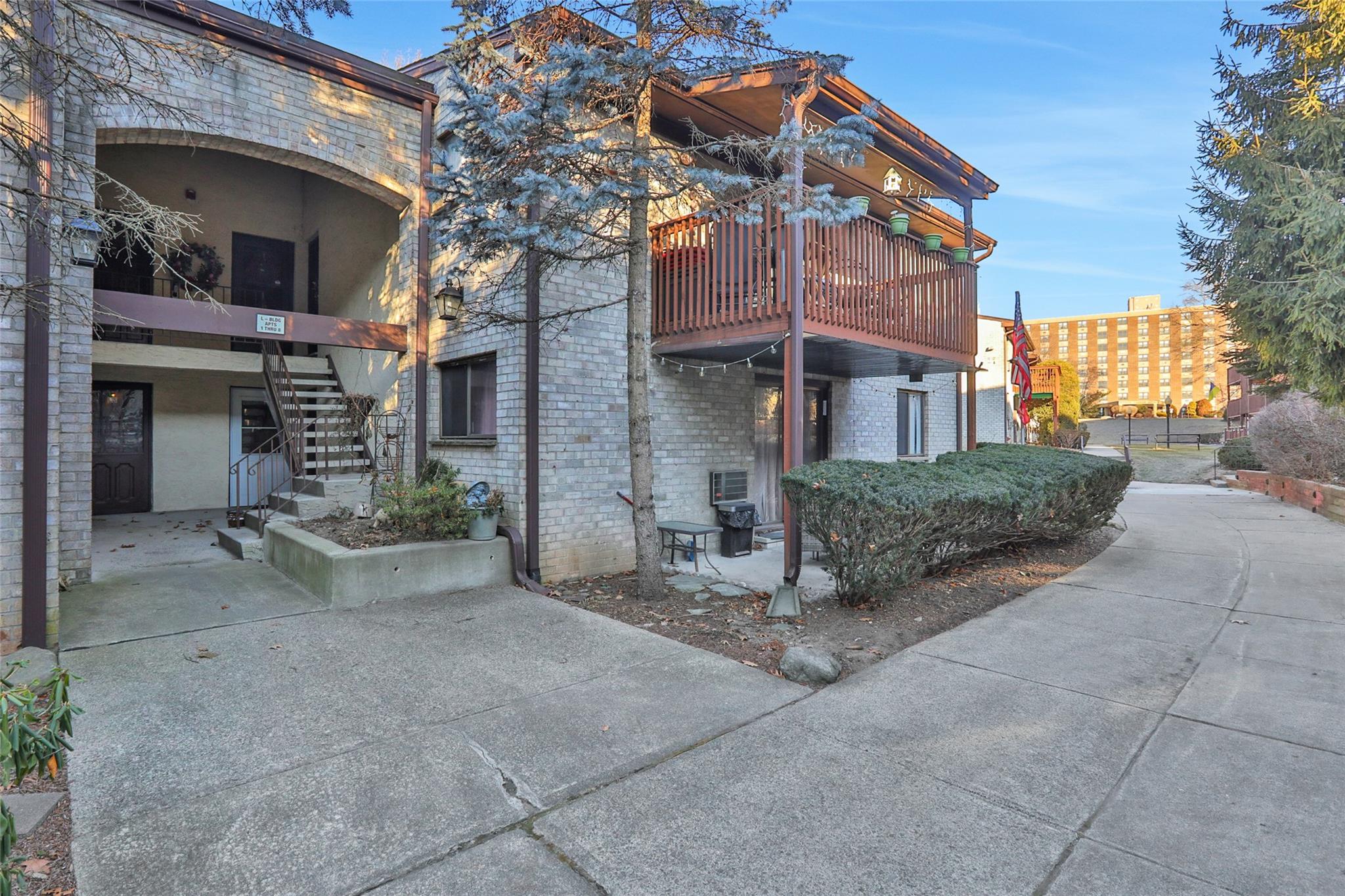 listing main picture