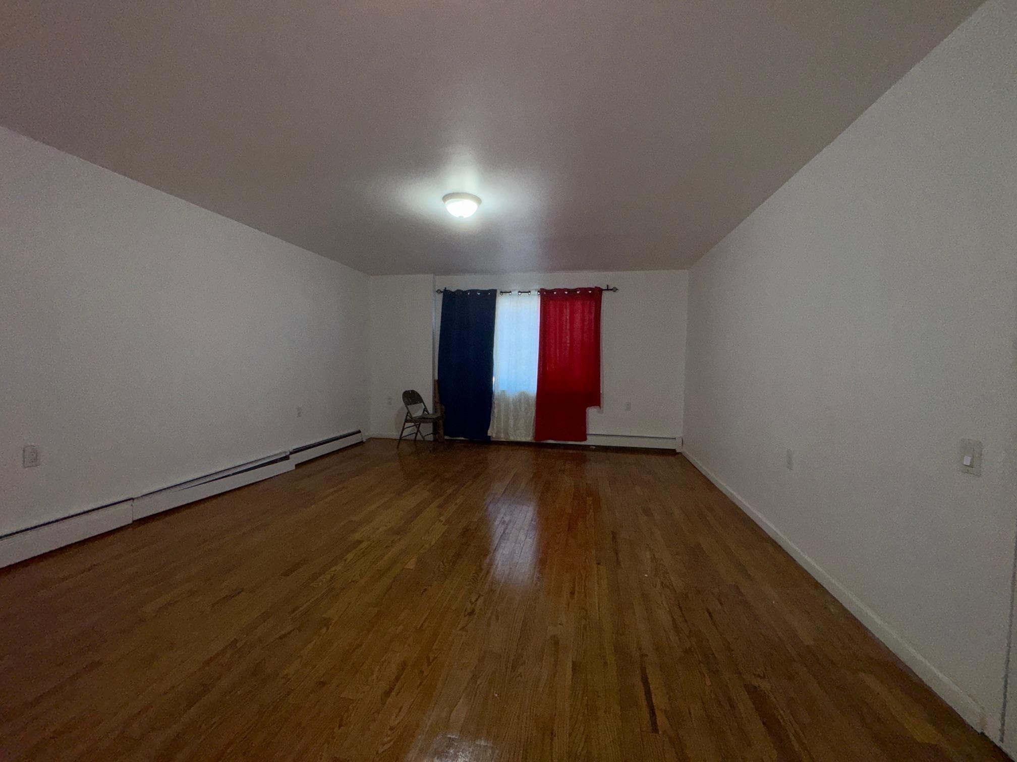 listing main picture