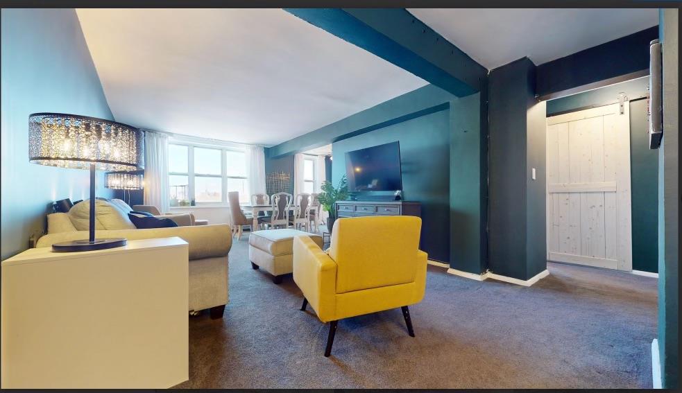 listing main picture