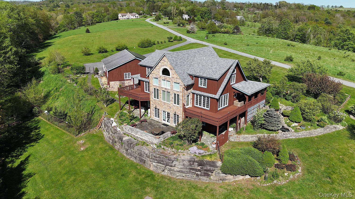 listing main picture