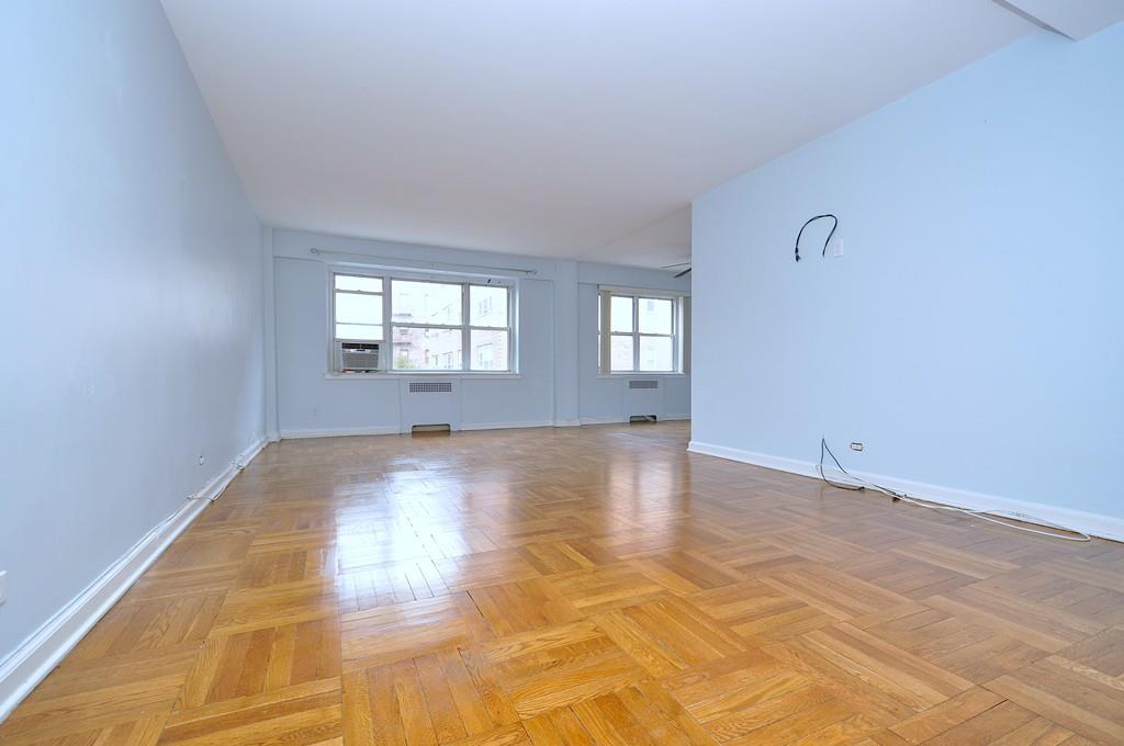 listing main picture
