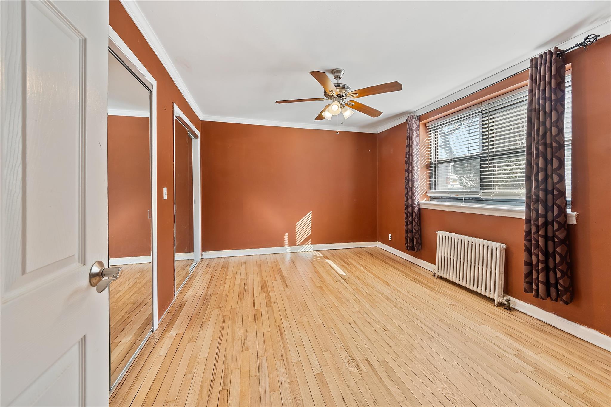 listing main picture