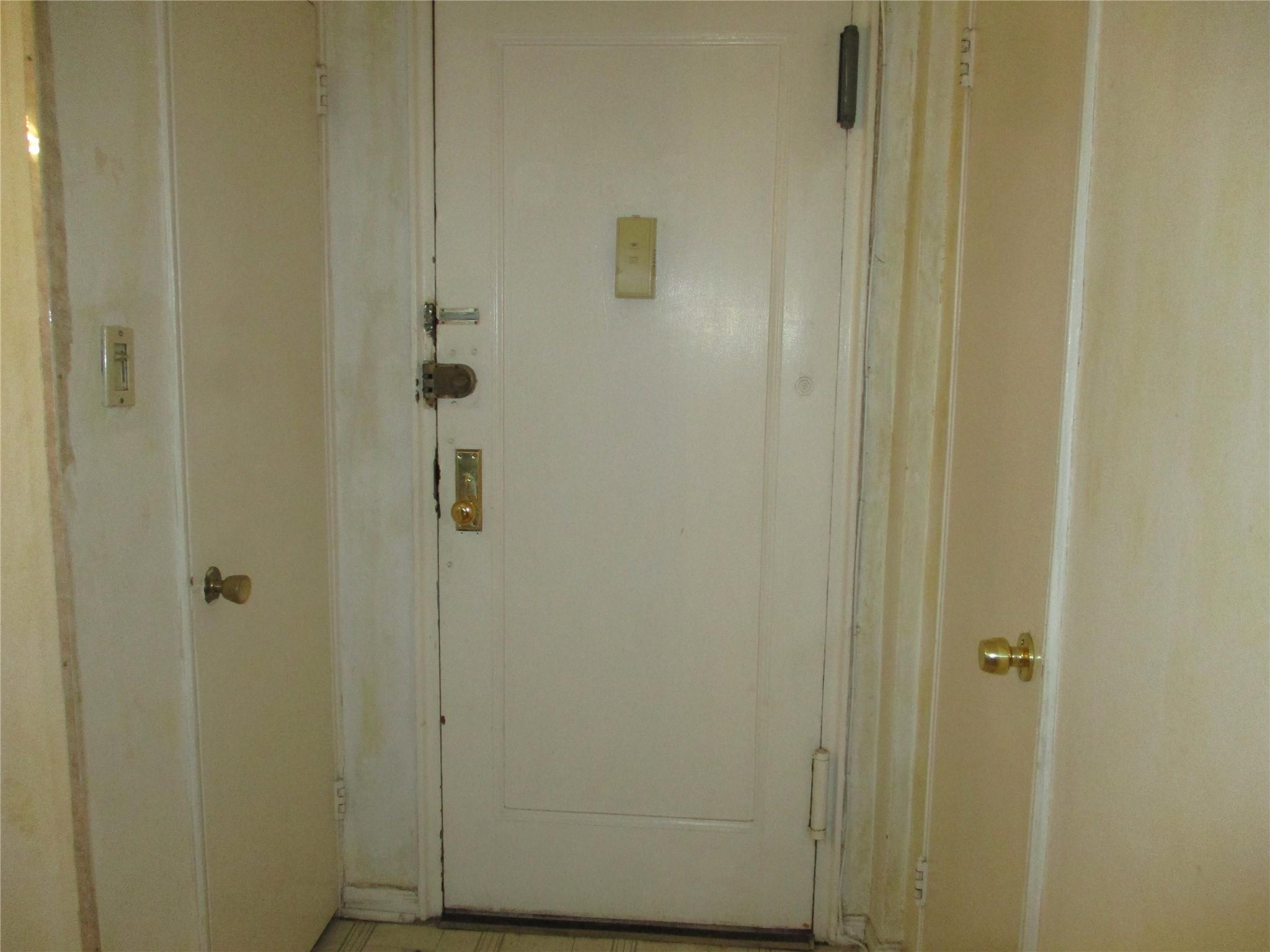 listing main picture