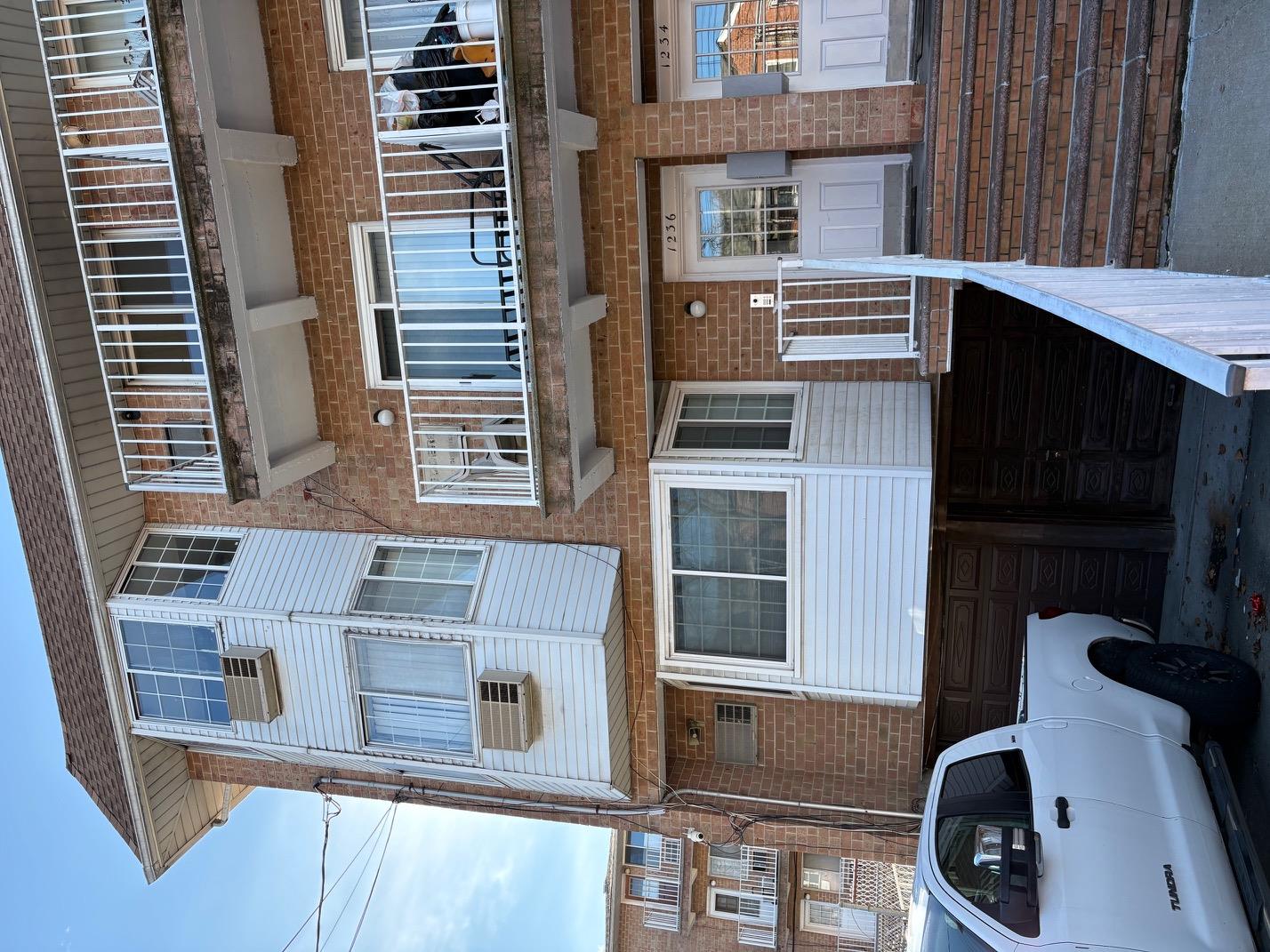 listing main picture