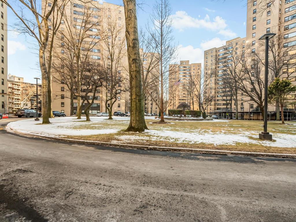 listing main picture