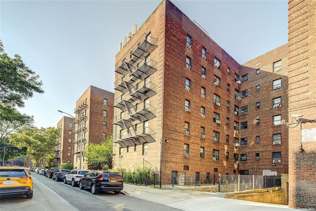 listing main picture