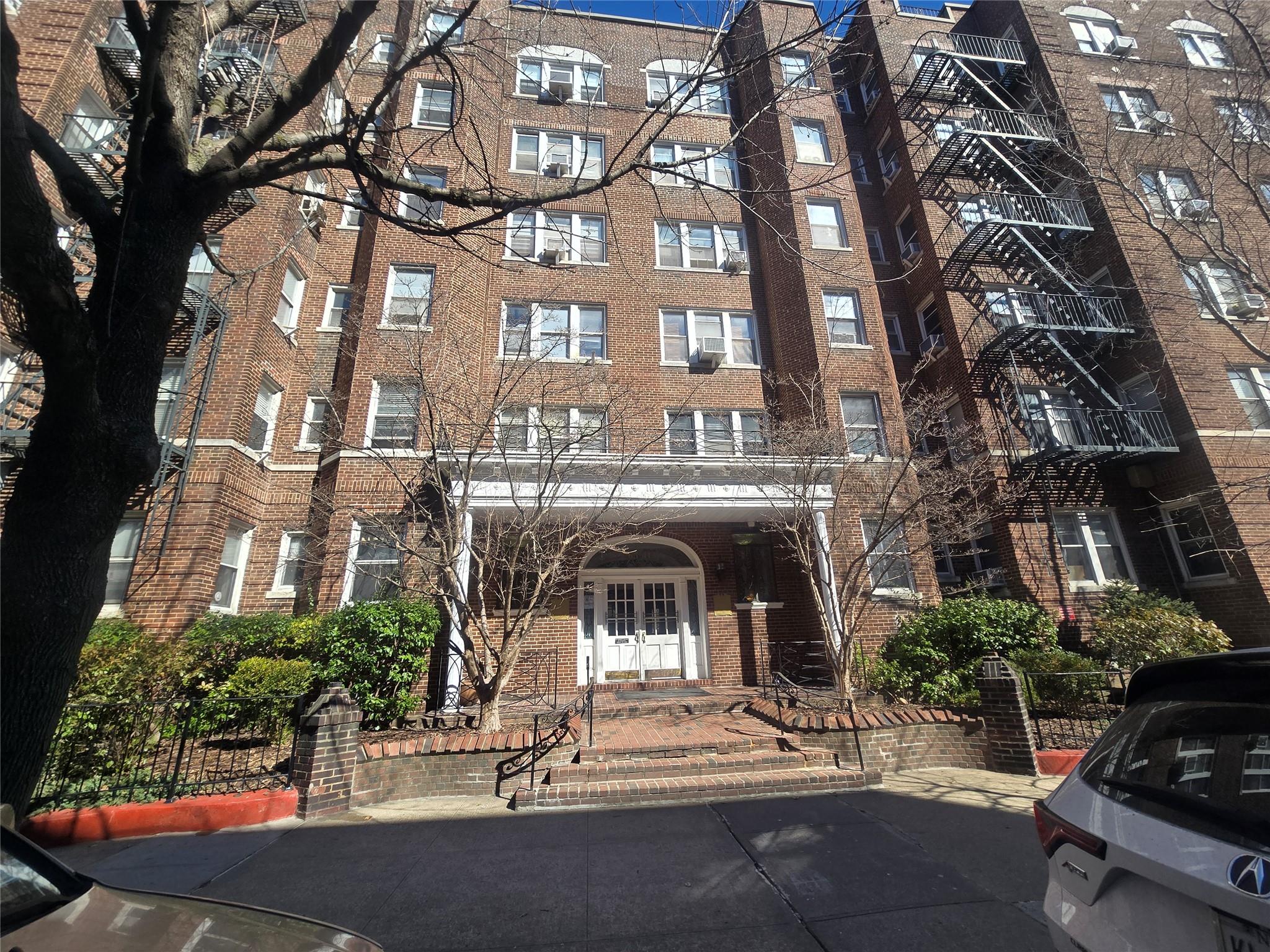 listing main picture