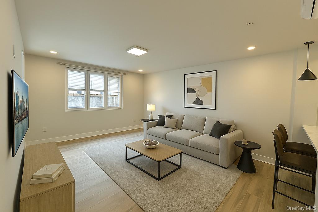 listing main picture