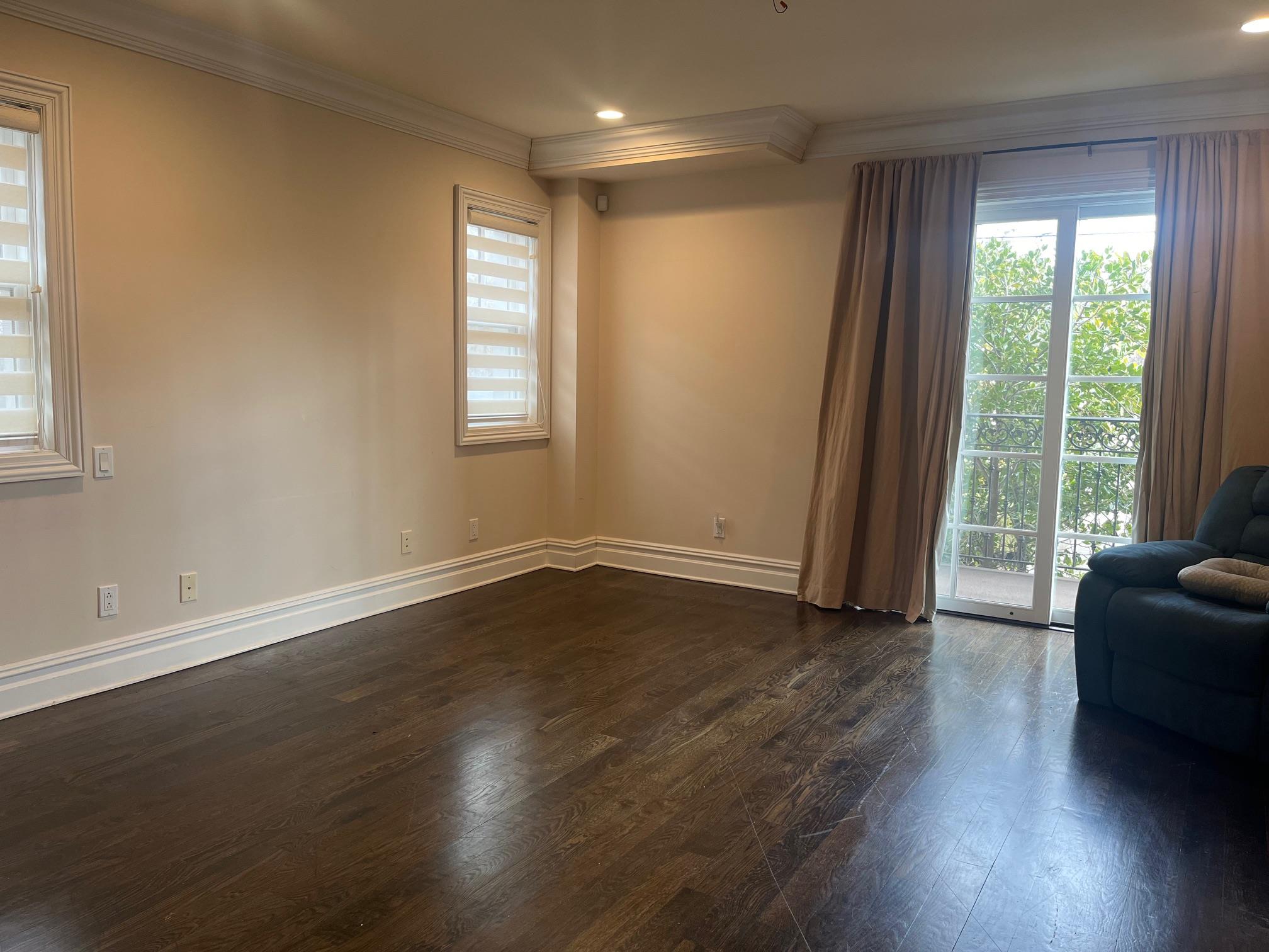 listing main picture