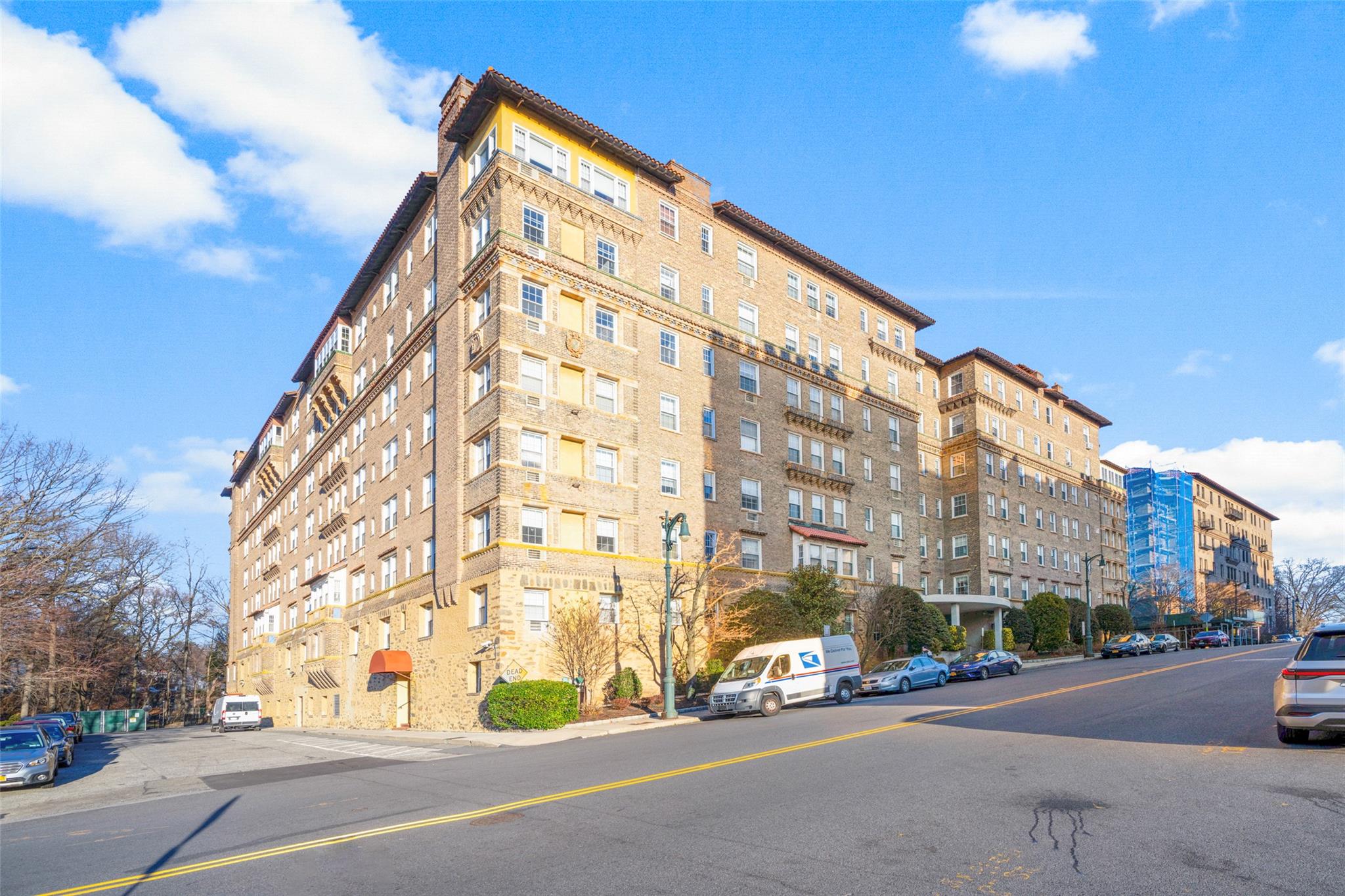 listing main picture