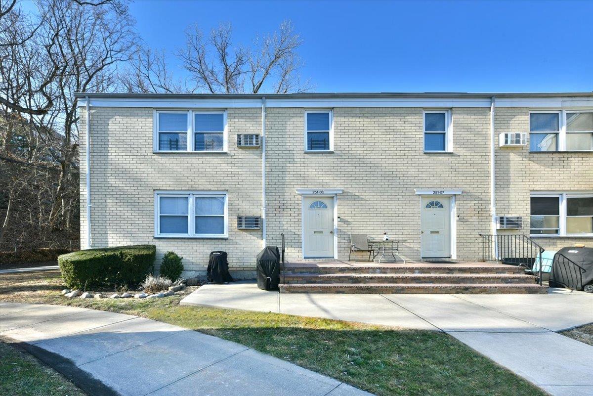 listing main picture