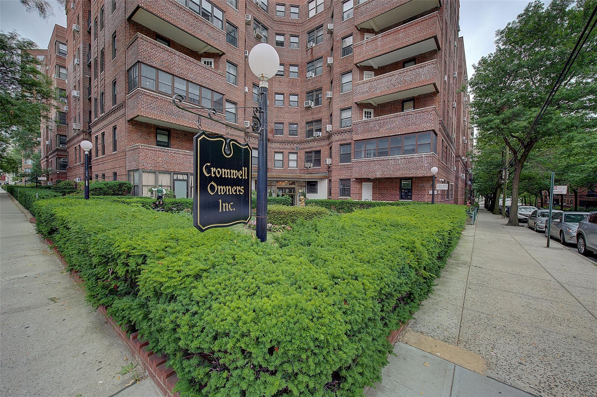 listing main picture