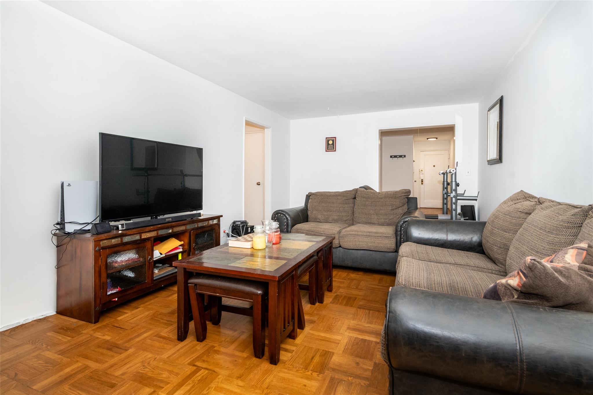 listing main picture