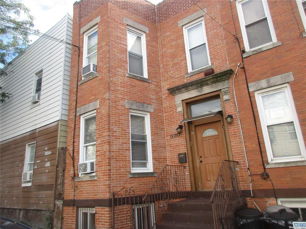 listing main picture