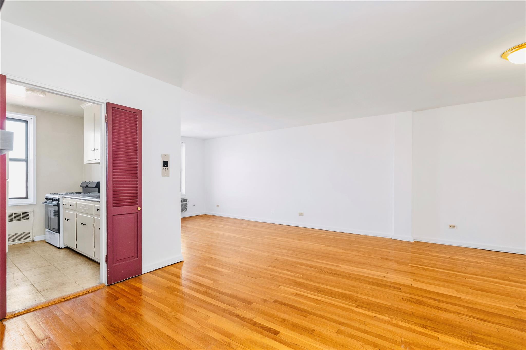 listing main picture