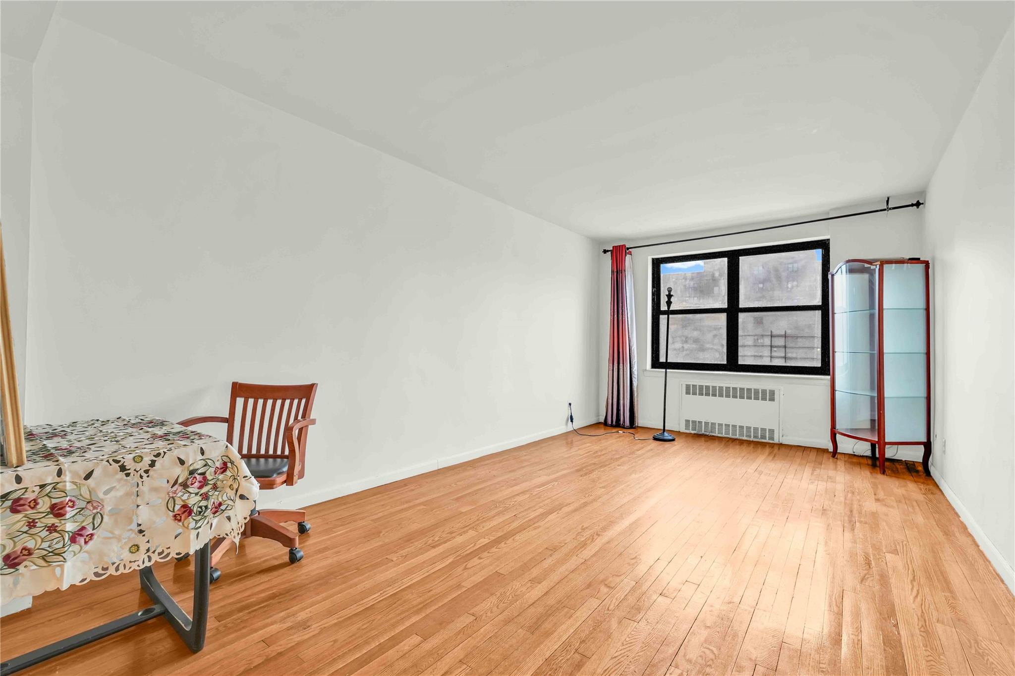 listing main picture