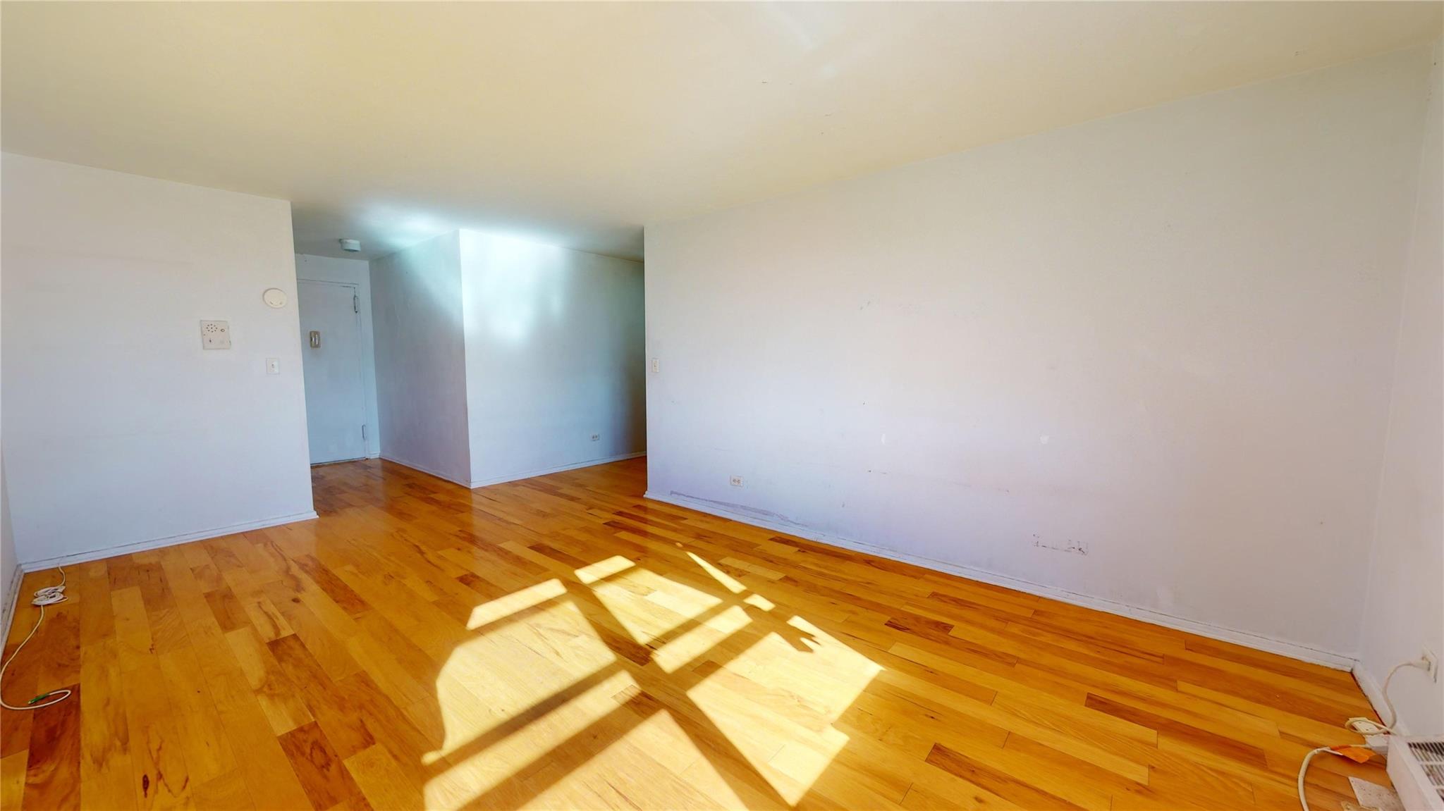 listing main picture