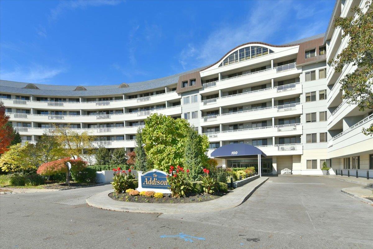 listing main picture