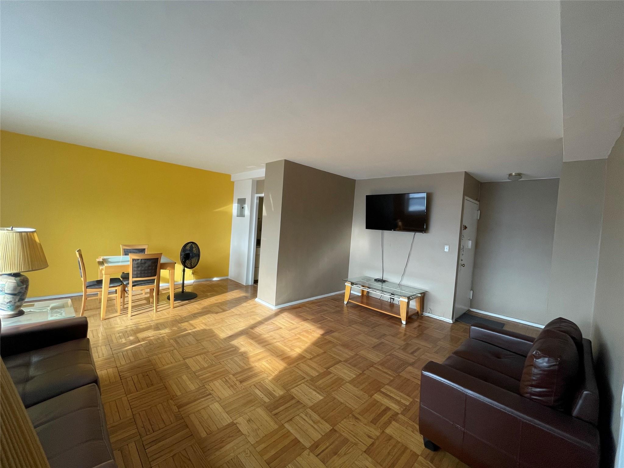 listing main picture