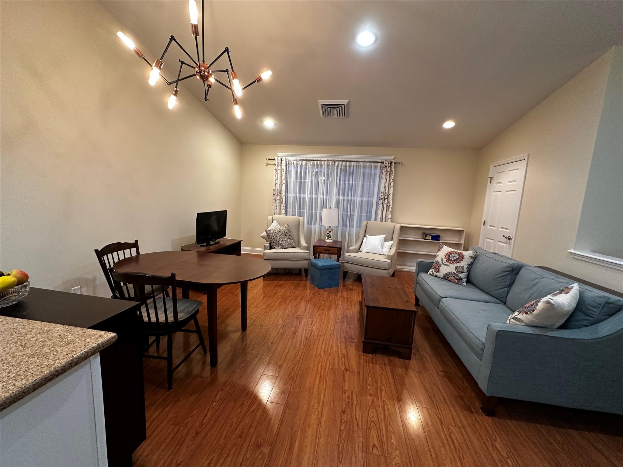 listing main picture