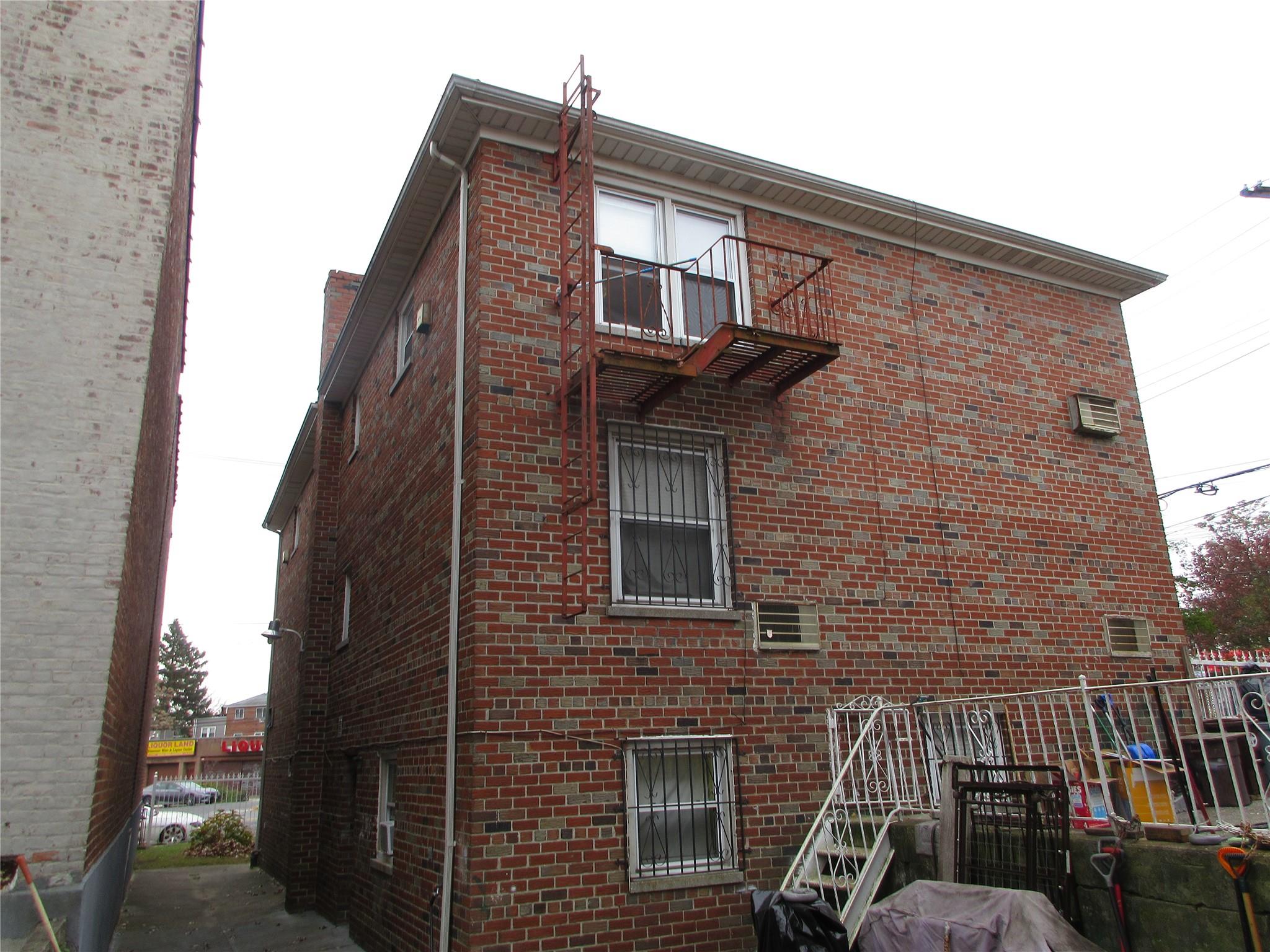 listing main picture