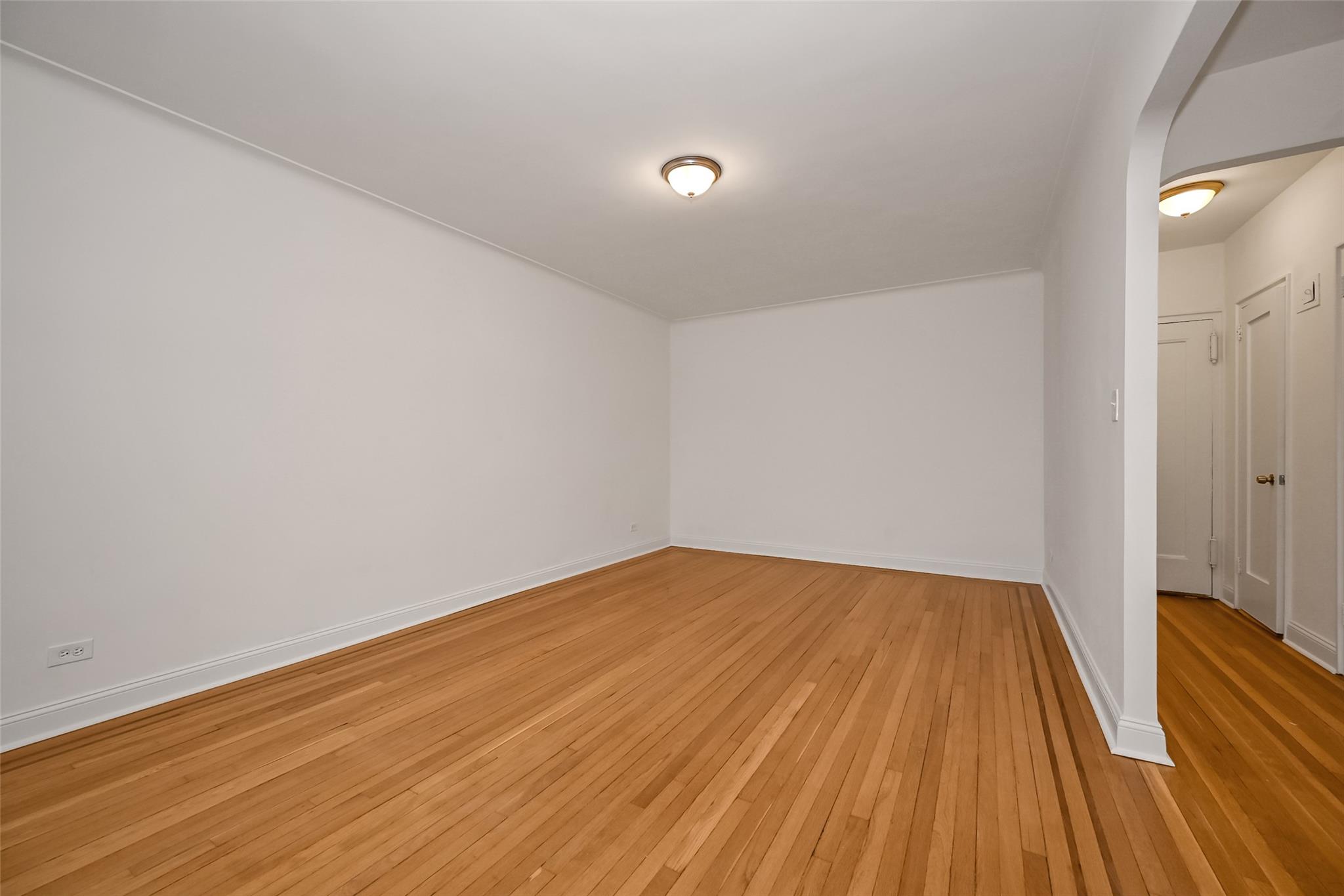 listing main picture